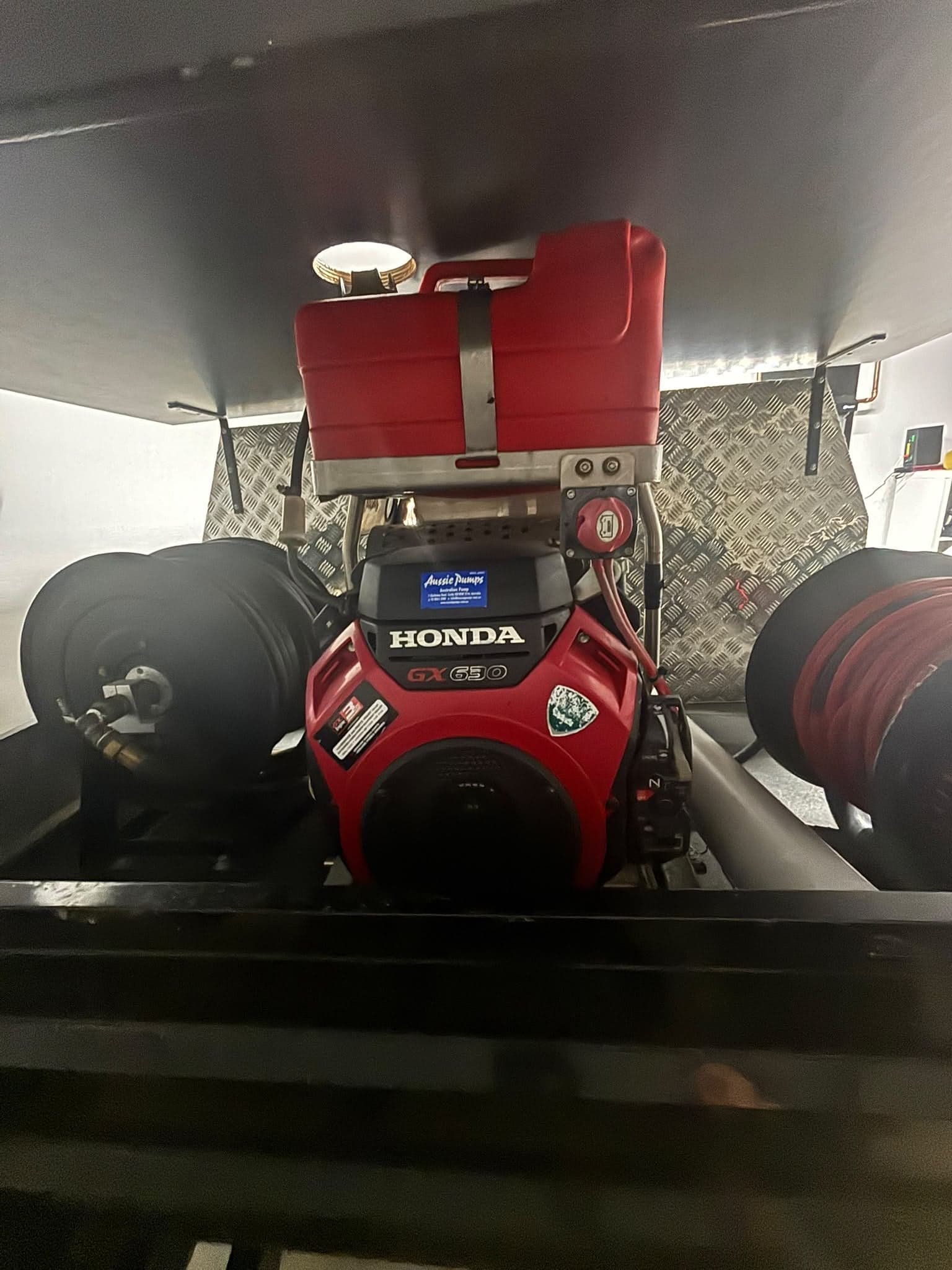 Prava high-pressure drain jetter mounted in the service truck